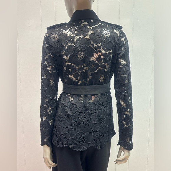 Simple Elegance Floral Lace Button Down Blouse - Picture 5 of 9